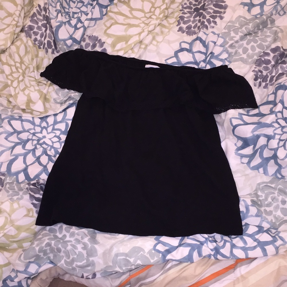 Black off shoulder loose top